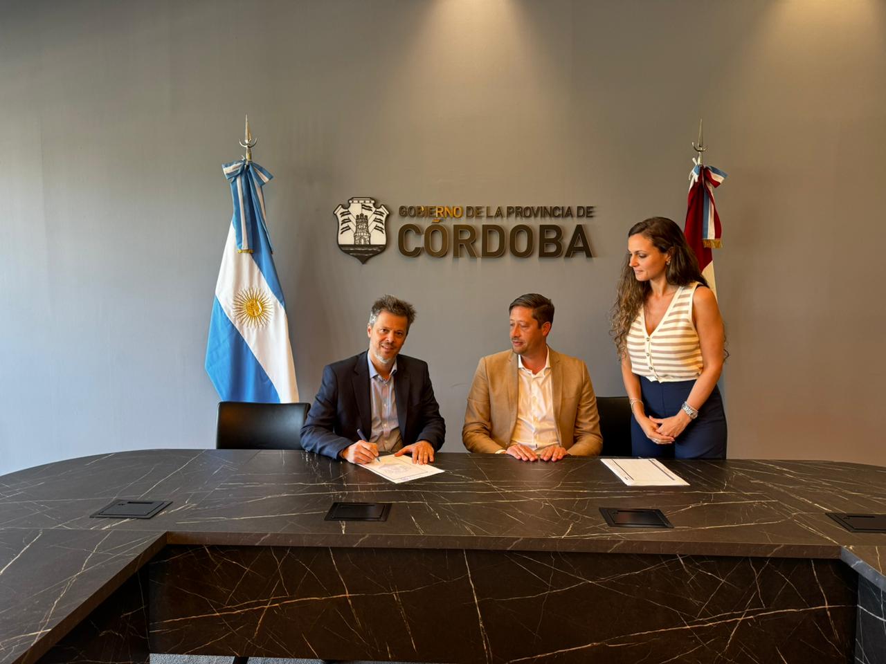 Firma donacion de Inmueble Apross 1